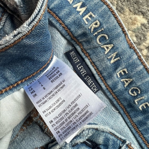 American Eagle Ripped Jeans - Picture 4 of 4